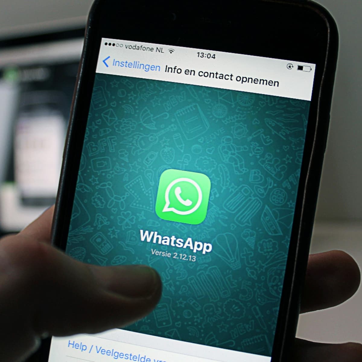 WhatsApp Tests Apple Watch Companion App: A New Era of Smart Messaging